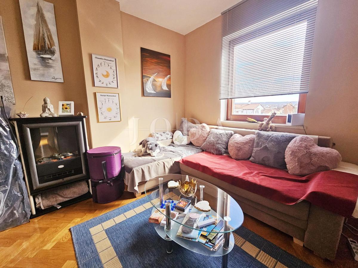 Malinska – appartamento con vista mare, posizione tranquilla