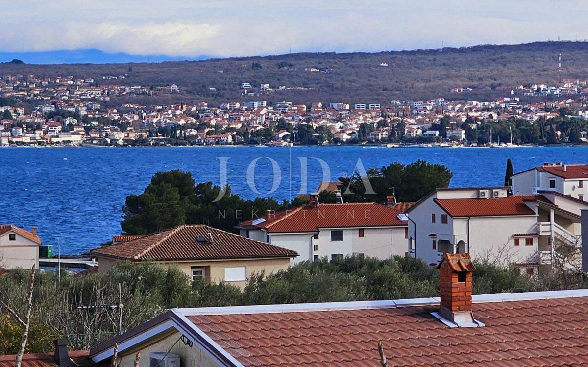 Malinska – appartamento con vista mare, posizione tranquilla