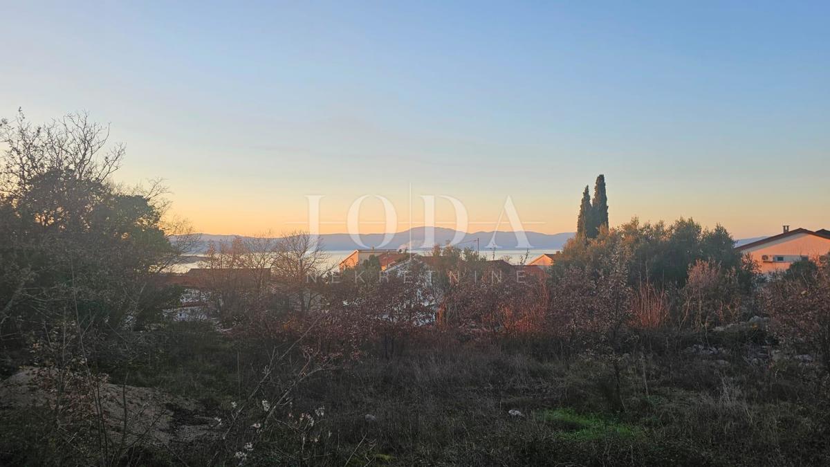 Terreno edificabile con vista mare, vicino a Malinska