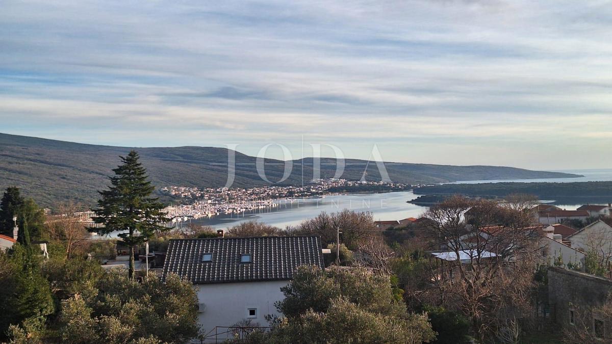 L'isola di Krk - villa con una bellissima vista e piscina