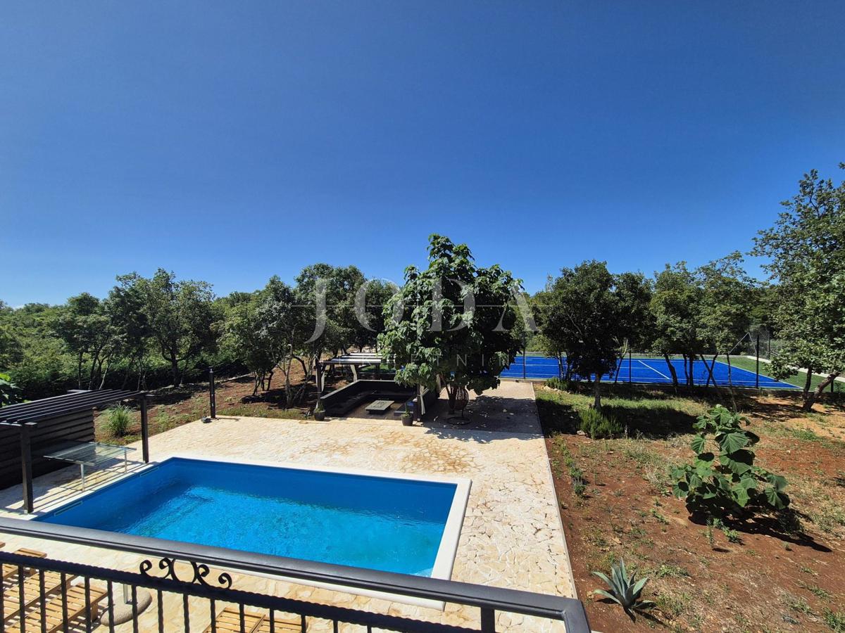 House with a pool under renovation, island of Krk