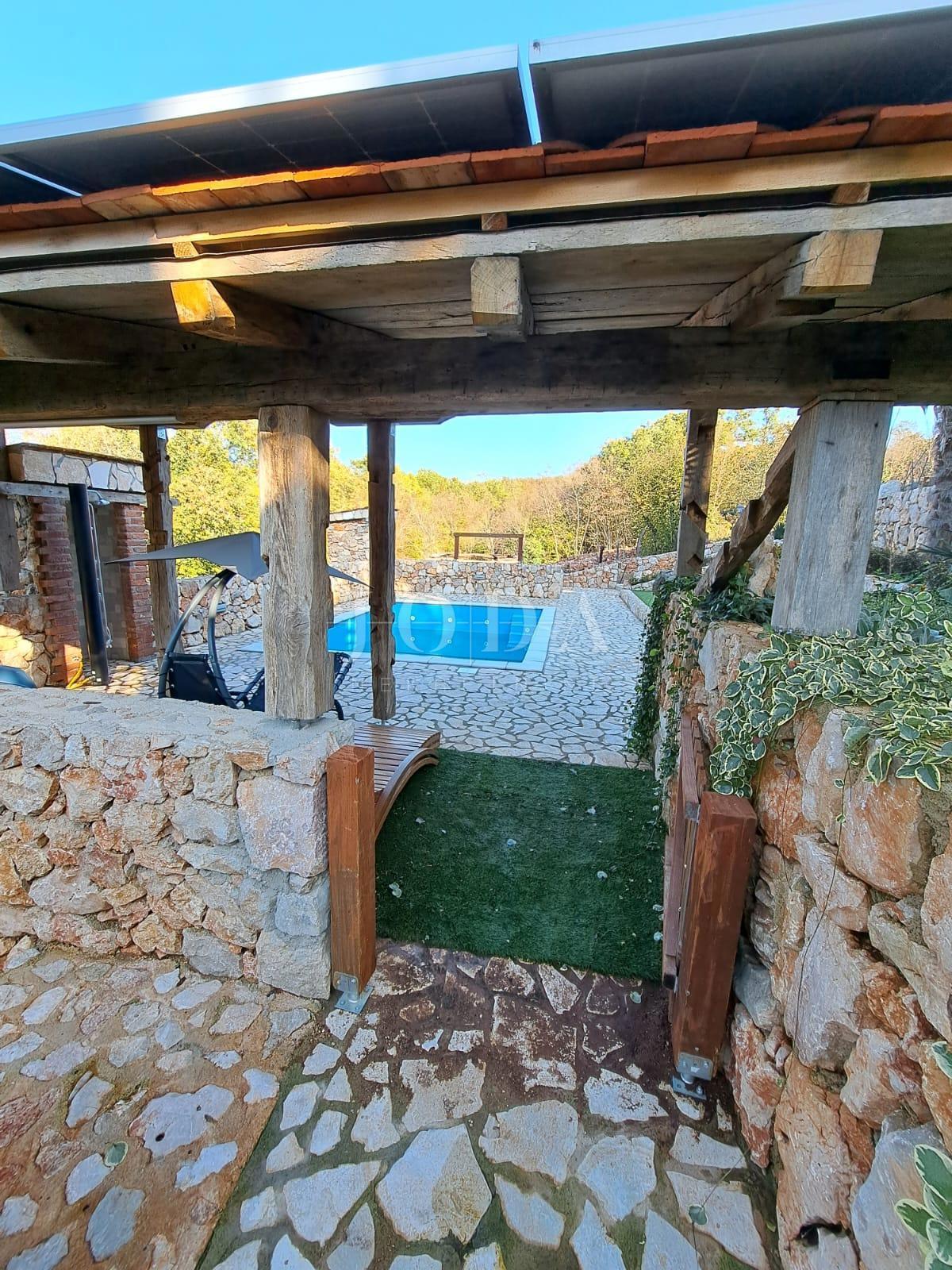 Detached house with heated pool, Dobrinj area - island of Krk