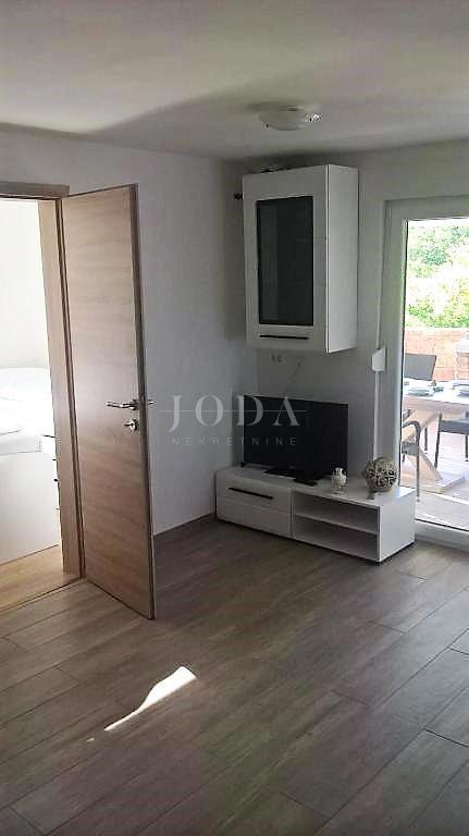 Detached house with heated pool, Dobrinj area - island of Krk