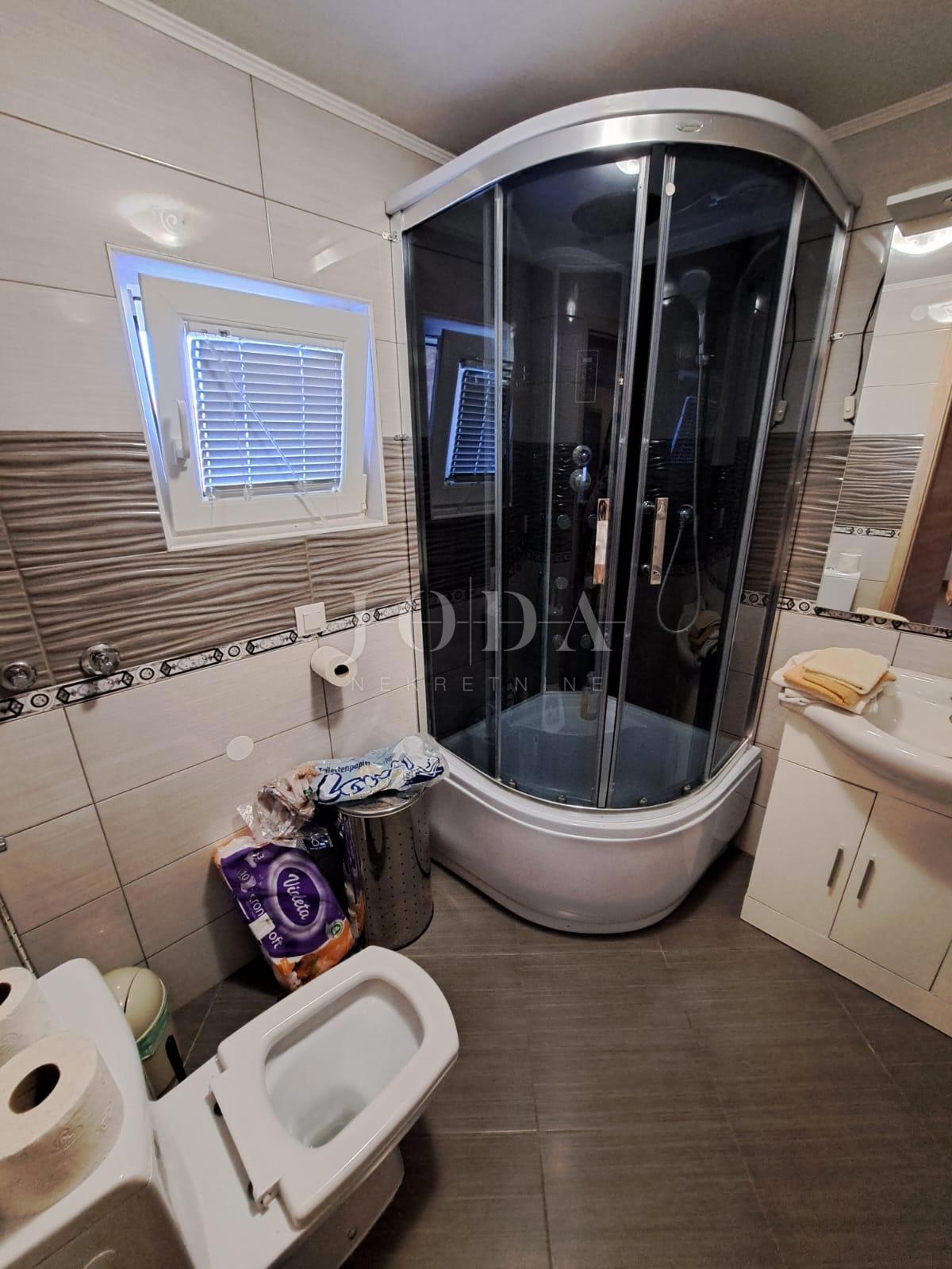 Detached house with heated pool, Dobrinj area - island of Krk