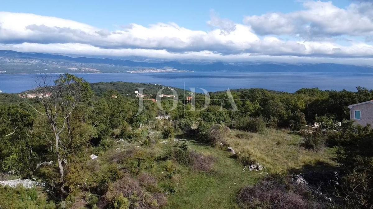 Terreno con vista mare - isola di Krk