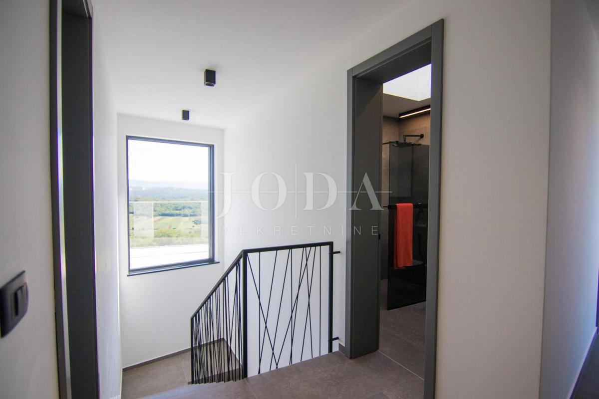 Nuova casa moderna - dintorni della citta di Krk