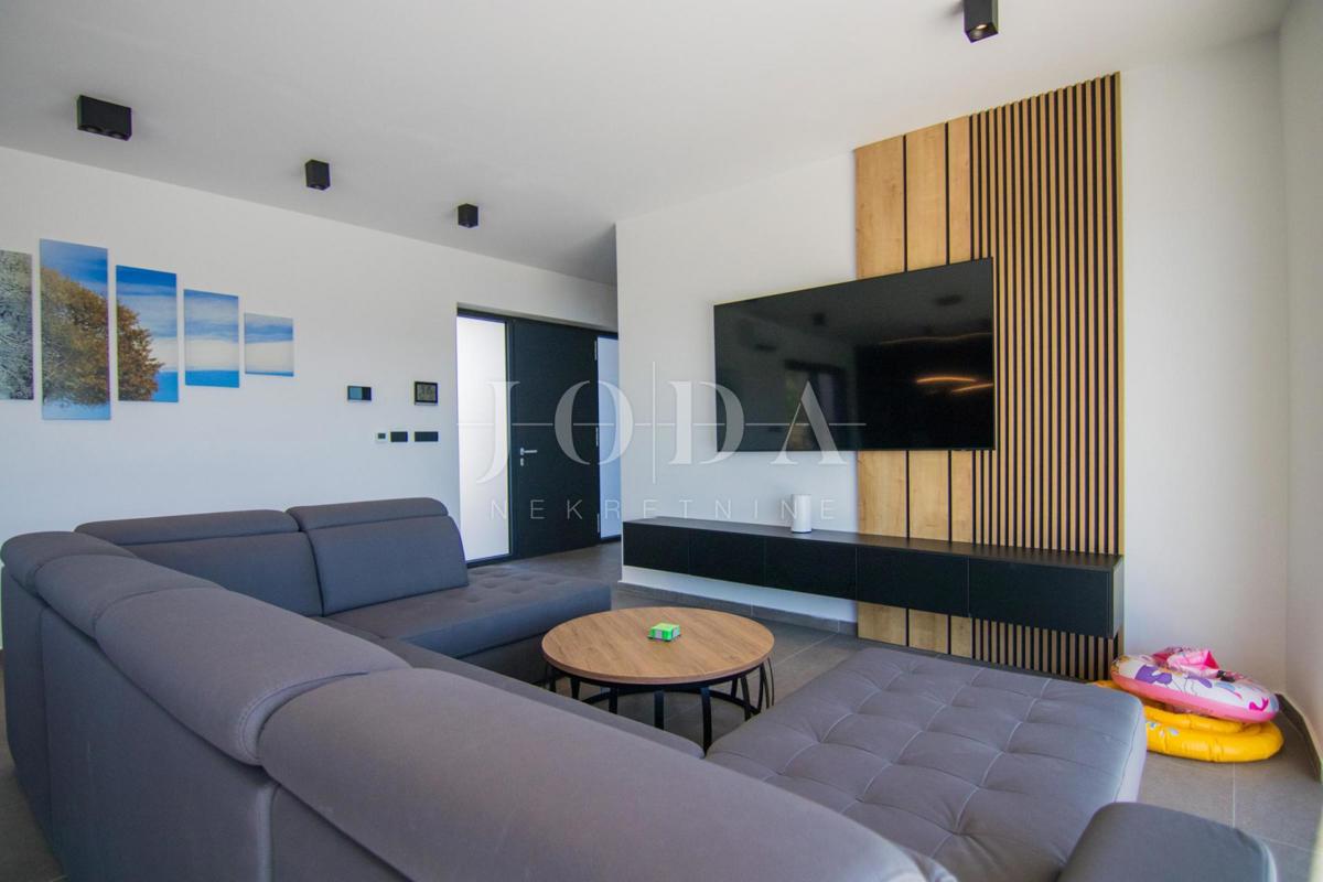 Nuova casa moderna - dintorni della citta di Krk