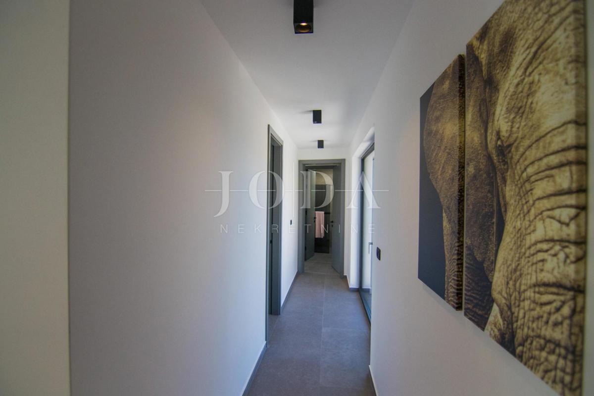 Nuova casa moderna - dintorni della citta di Krk