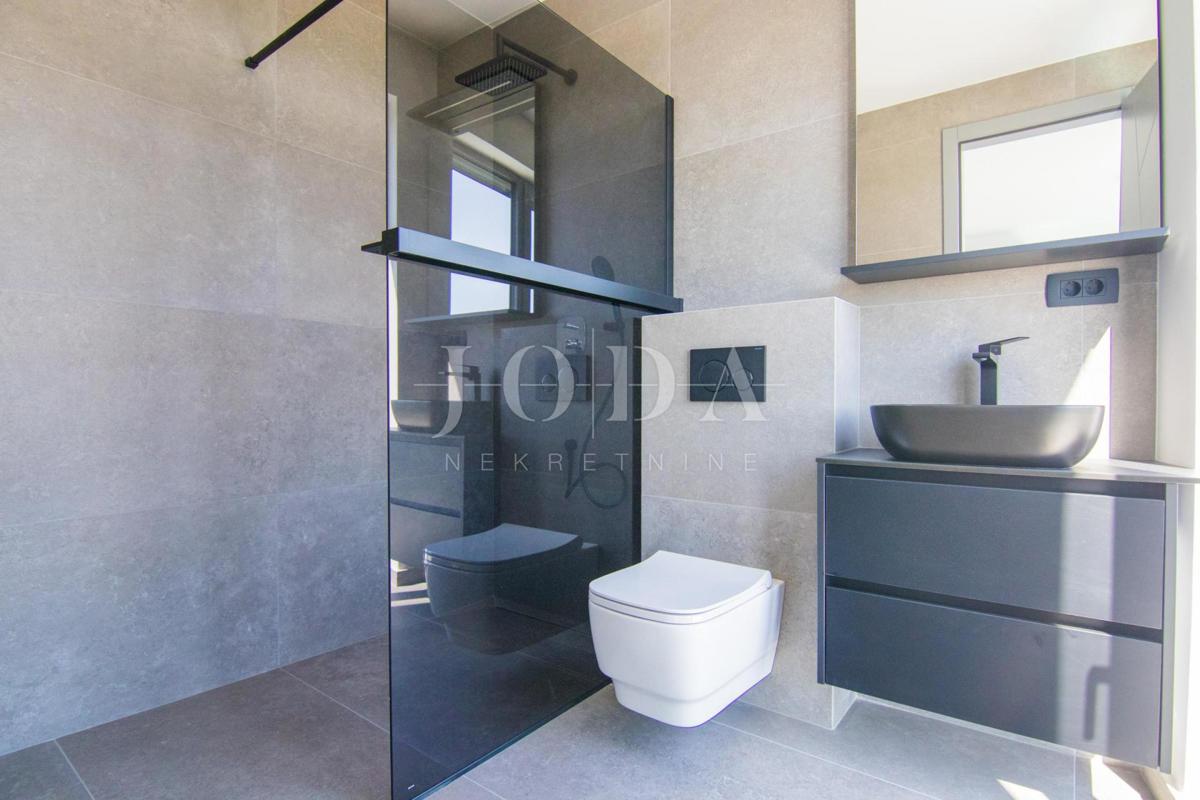 Nuova casa moderna - dintorni della citta di Krk