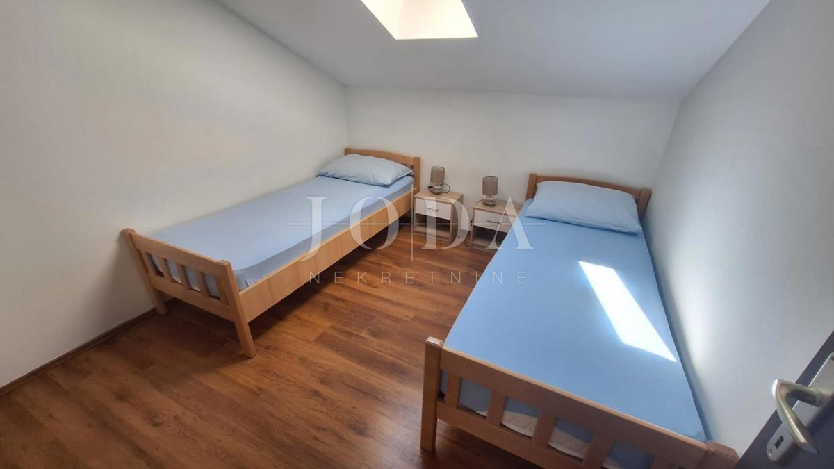 Isola di Krk, Malinska, casa con vista mare