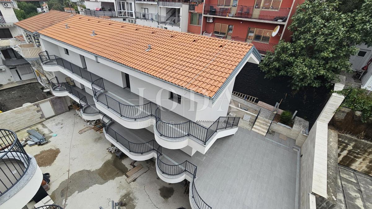 Nuovo edificio nel centro di Crikvenica