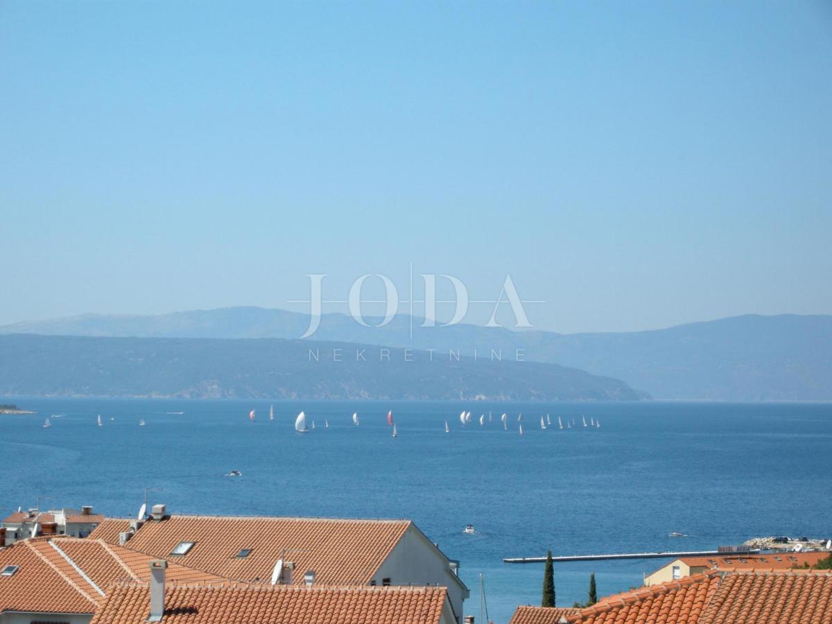 Spaziosa casa con 4 appartamenti - Malinska