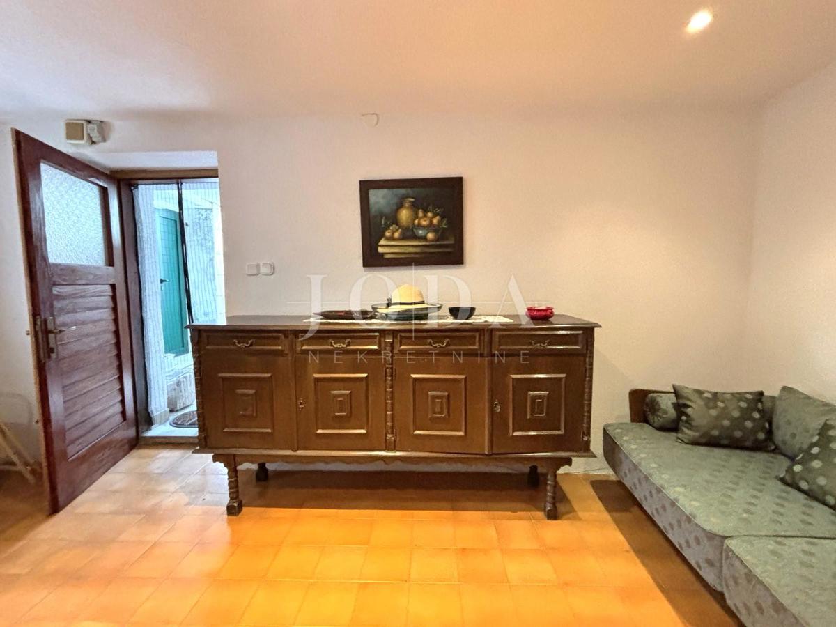 Selce, casa con due appartamenti