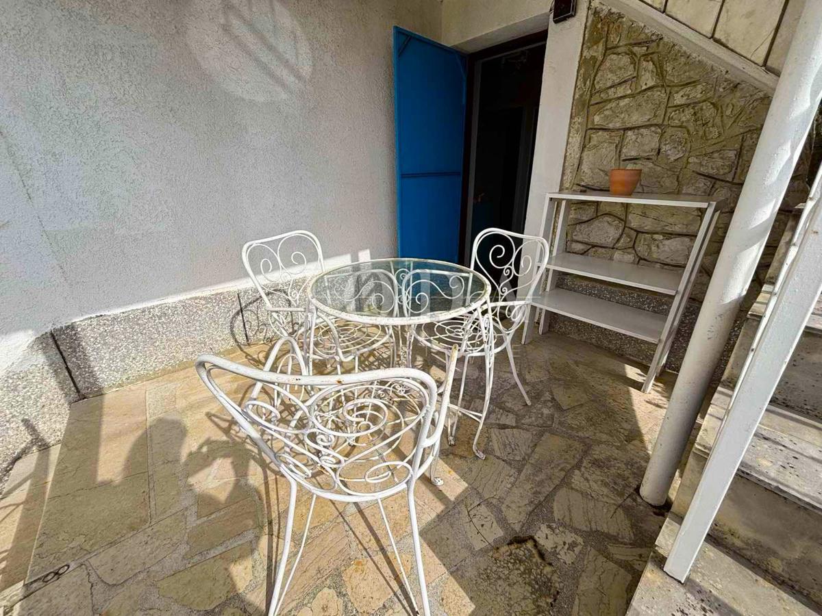 Selce, casa con due appartamenti