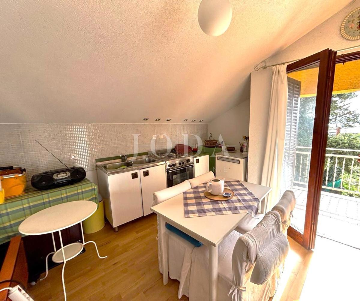 Selce, casa con due appartamenti