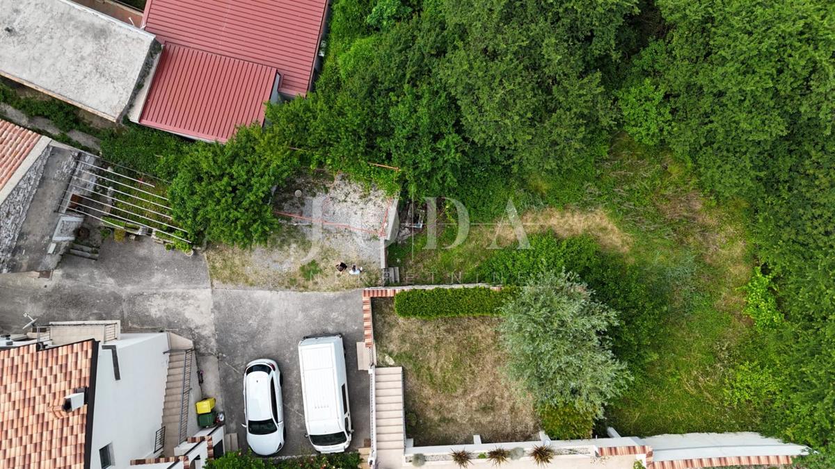 Bribir, casa da ristrutturare con potenziale