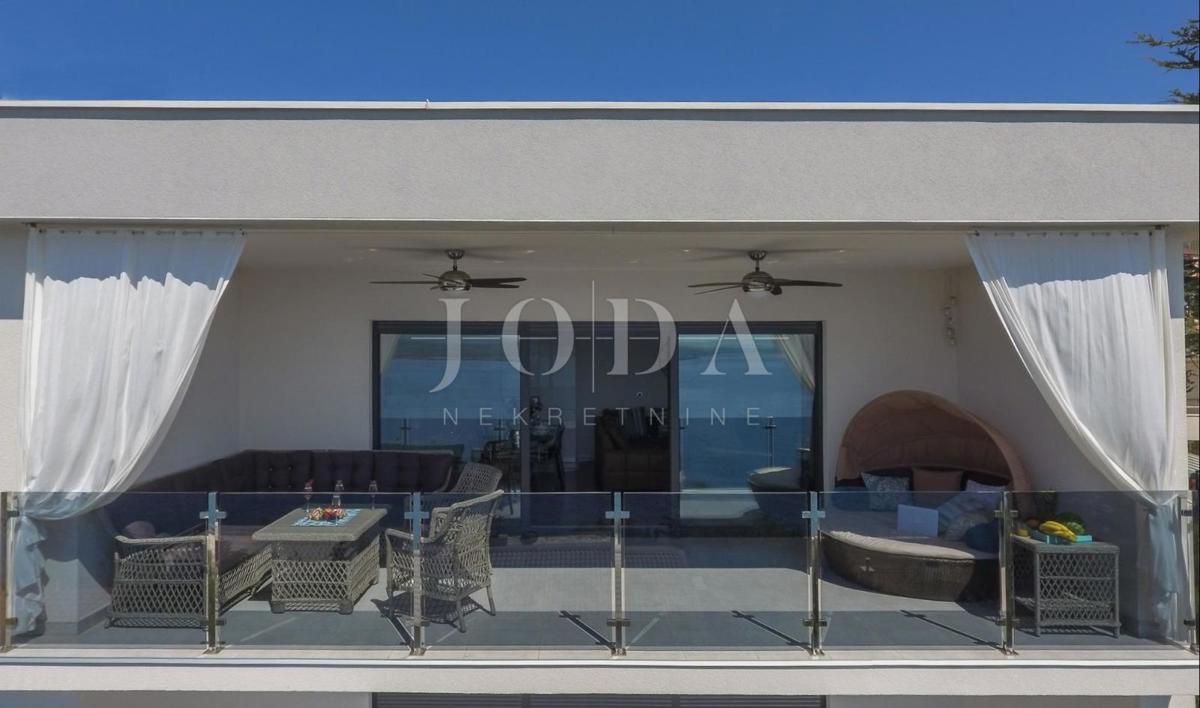 Attico di lusso a Crikvenica con vista fenomenale