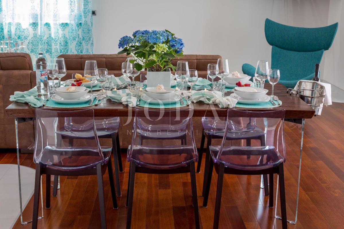 Attico di lusso a Crikvenica con vista fenomenale