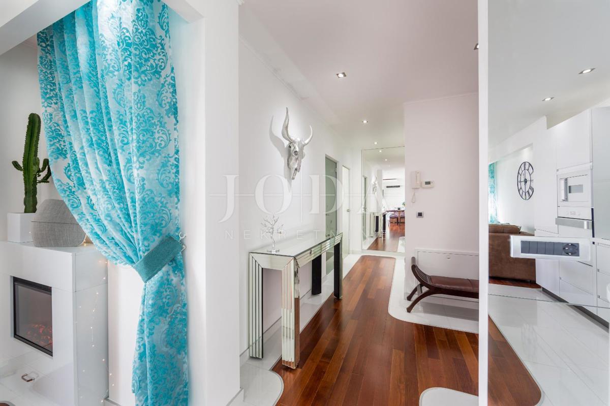 Attico di lusso a Crikvenica con vista fenomenale