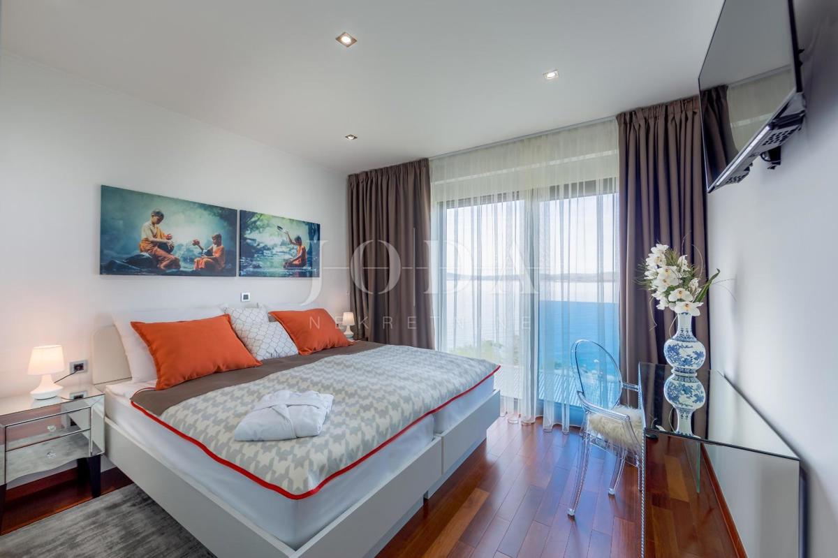 Attico di lusso a Crikvenica con vista fenomenale