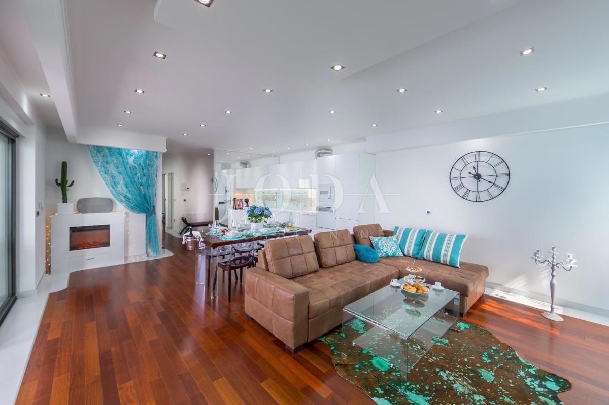 Attico di lusso a Crikvenica con vista fenomenale