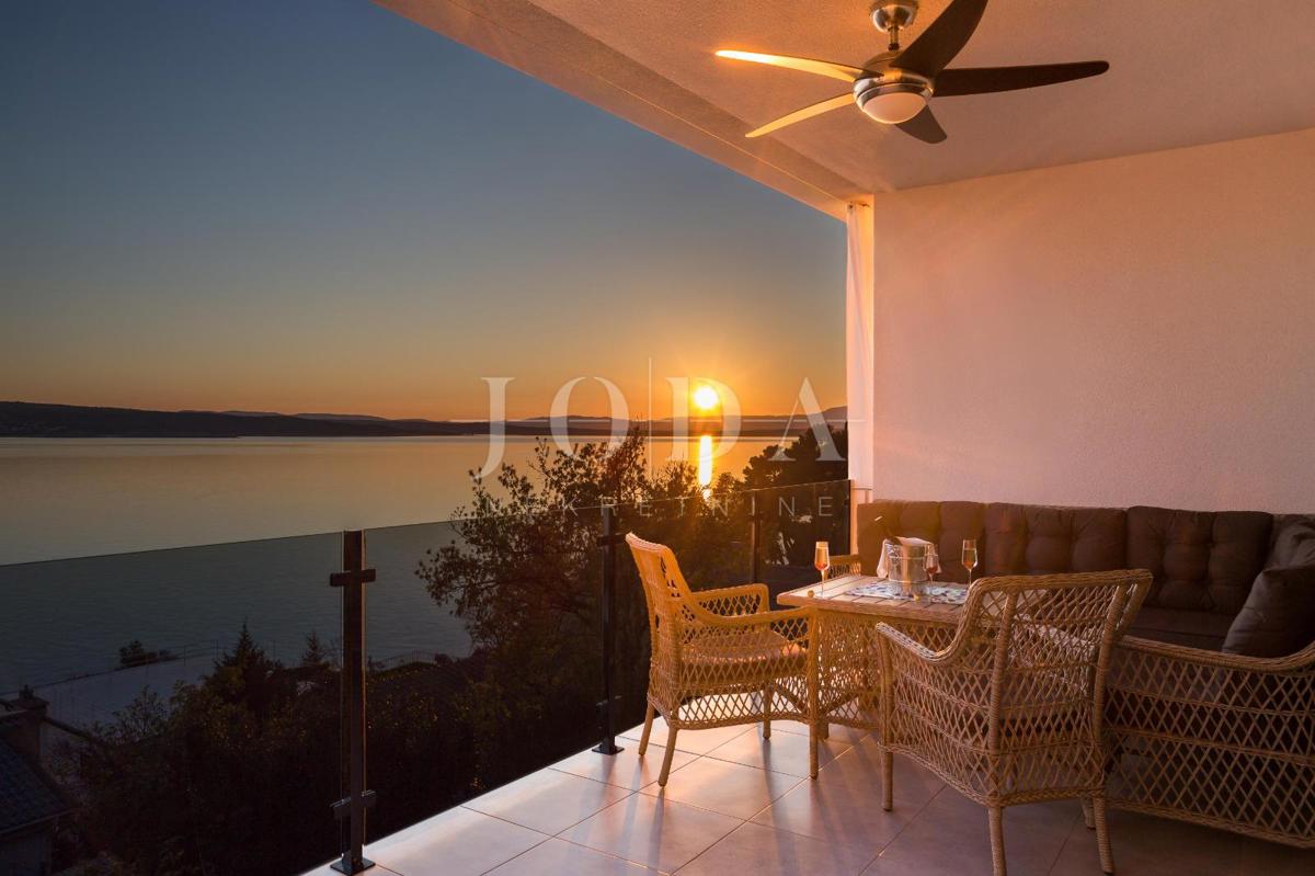 Attico di lusso a Crikvenica con vista fenomenale