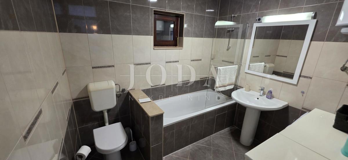 Crikvenica, casa in posizione tranquilla con vista panoramica sul mare