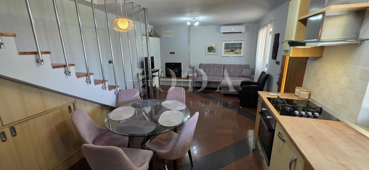 Crikvenica, casa in posizione tranquilla con vista panoramica sul mare