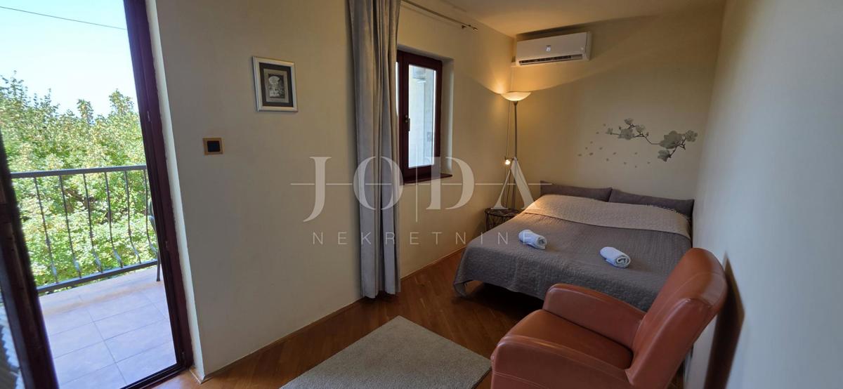 Crikvenica, casa in posizione tranquilla con vista panoramica sul mare