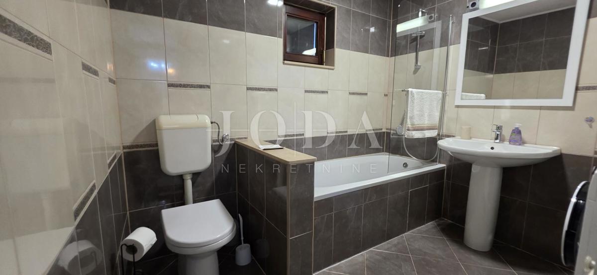 Crikvenica, casa in posizione tranquilla con vista panoramica sul mare