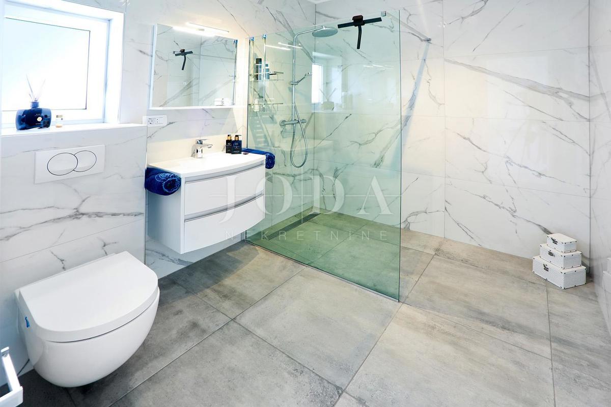 Villa moderna con vista mare - Malinska