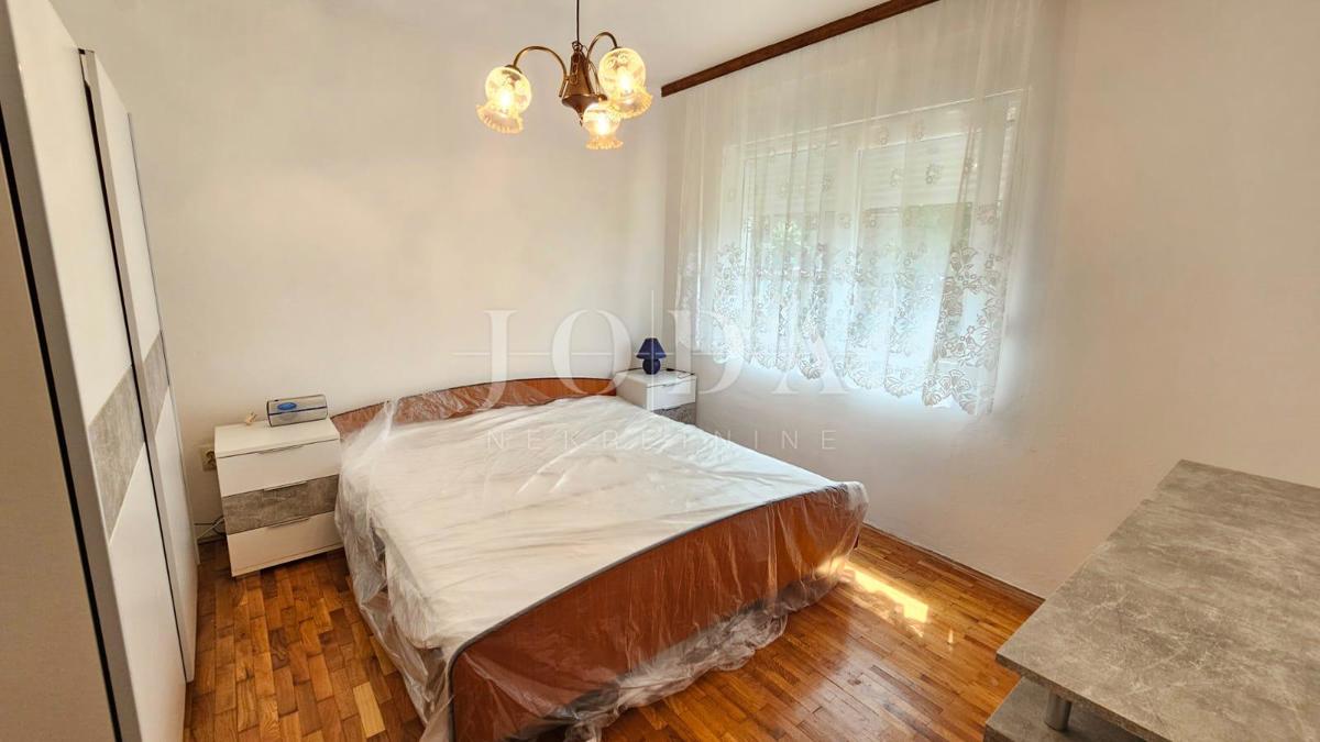 Nuovo appartamento a Vinodol in posizione tranquilla con vista sul mare