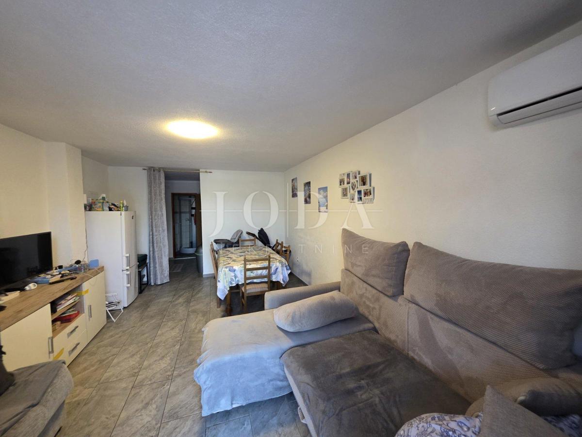 Novi Vinodolski, appartamento duplex, 220m dal mare