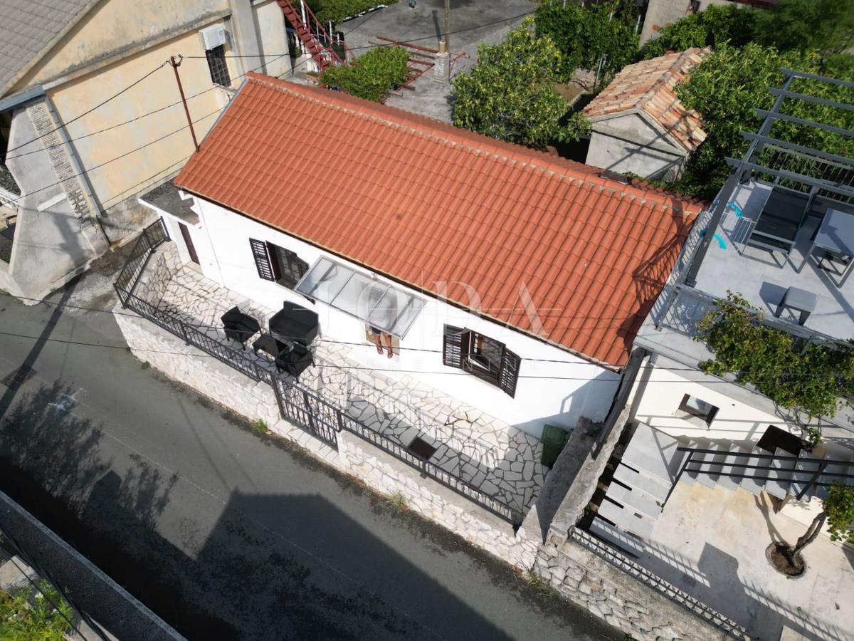 Casa al piano terra a Jadranovo con parcheggio
