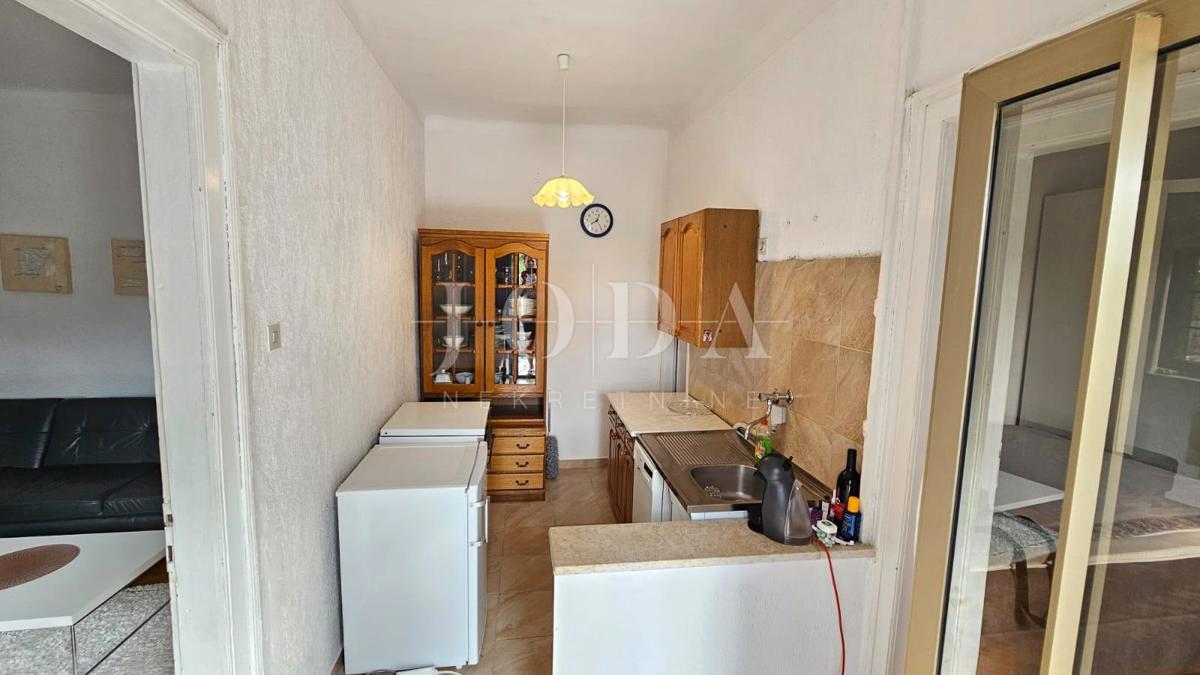 Casa al piano terra a Jadranovo con parcheggio