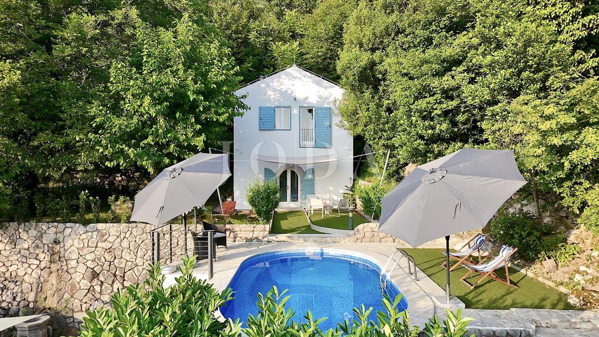 Grižane – Proprietà con due case in pietra e terreno