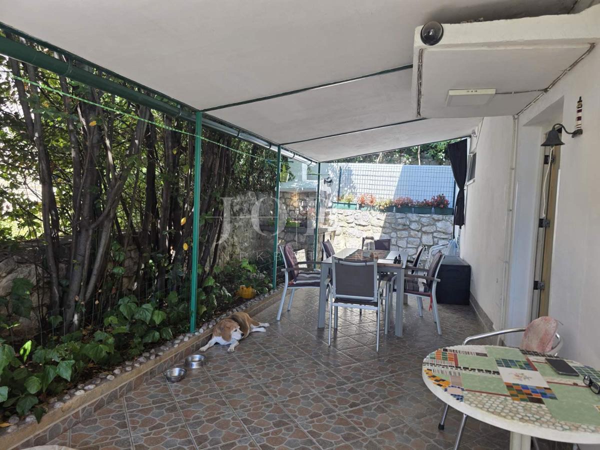 Novi Vinodolski, Costa di Bribir, appartamento a 130 m dal mare