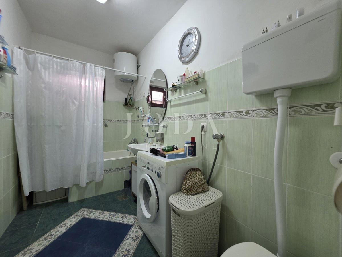 Novi Vinodolski, Costa di Bribir, appartamento a 130 m dal mare