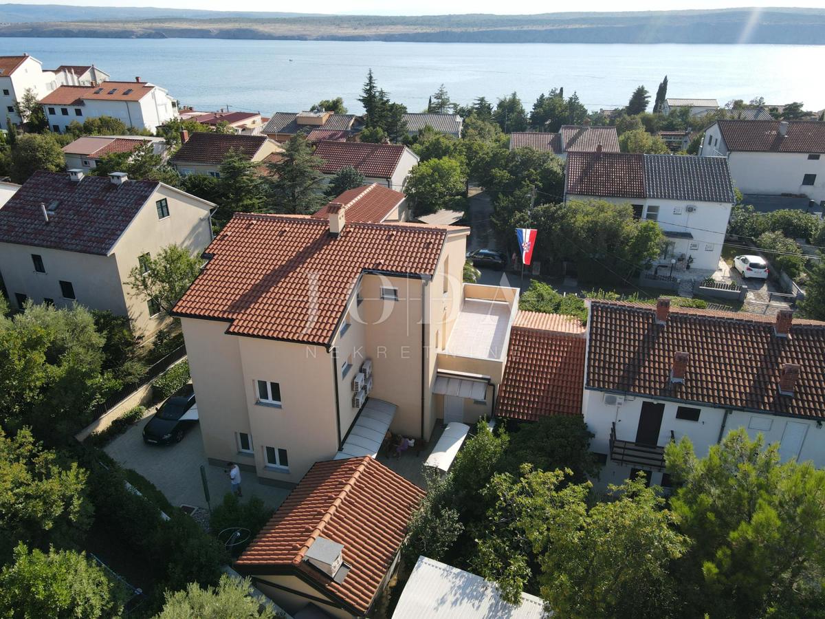 Appartamento con tre camere da letto a Jadranovo con vista mare