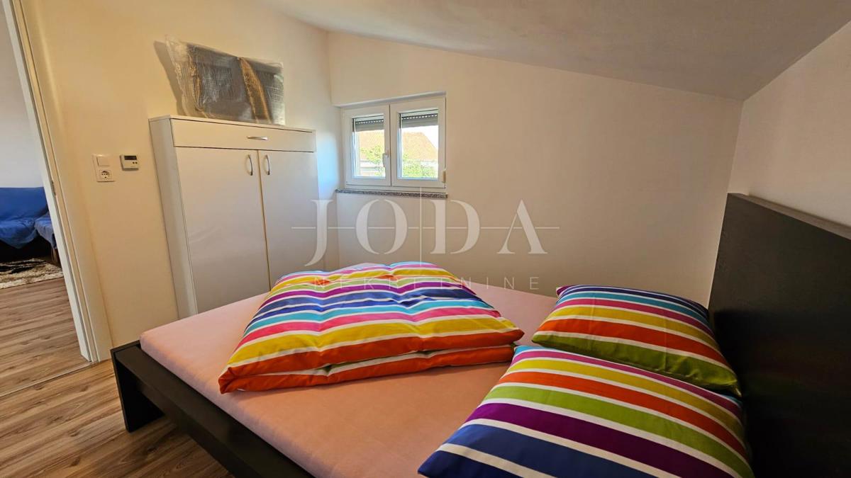 Appartamento con tre camere da letto a Jadranovo con vista mare