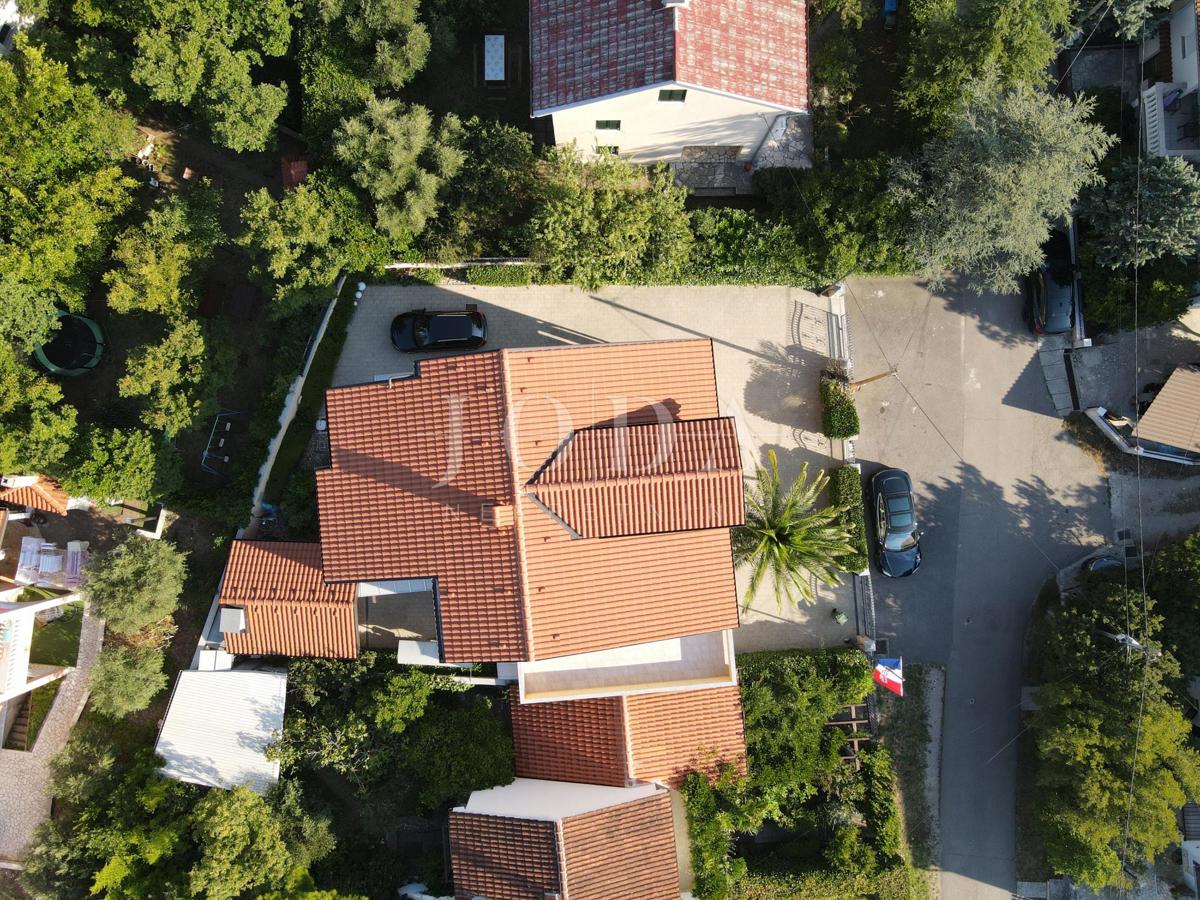 Appartamento con tre camere da letto a Jadranovo con vista mare