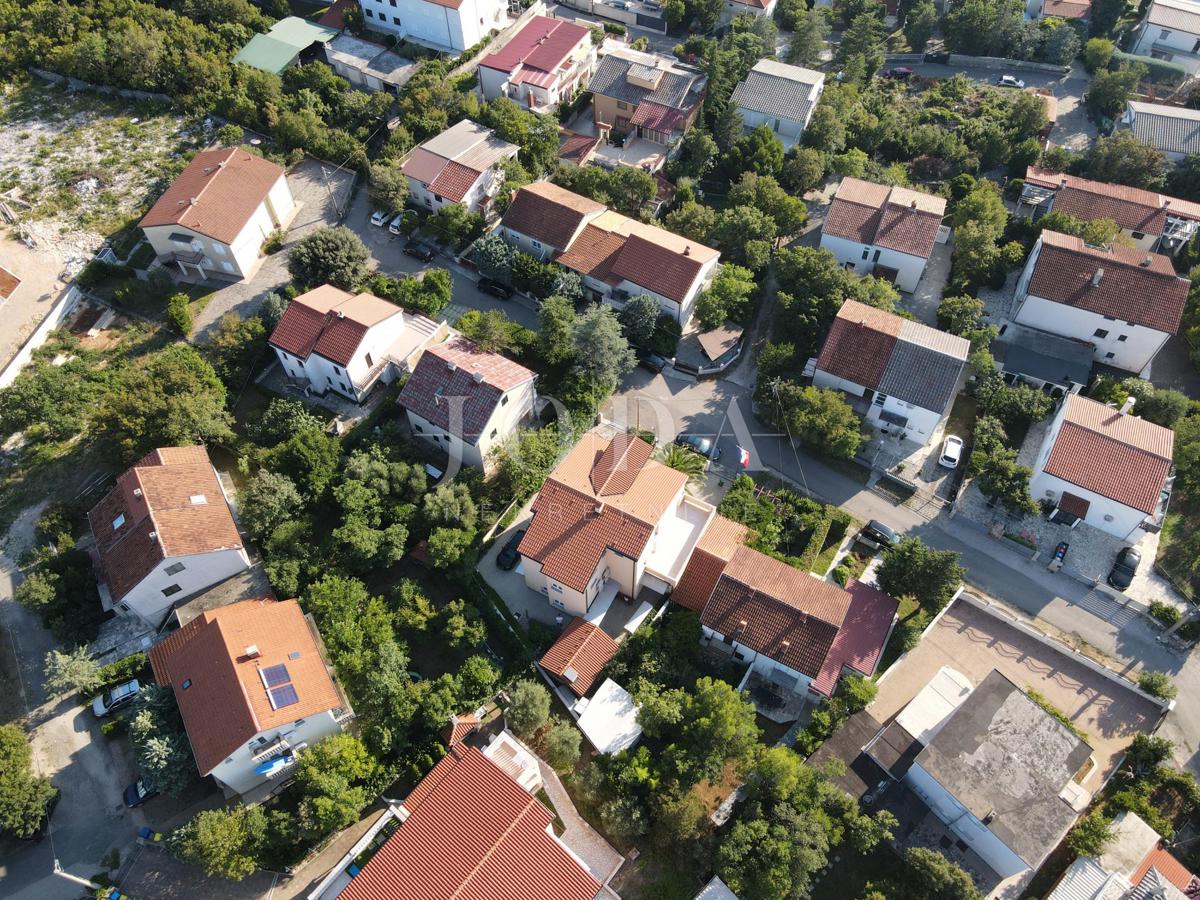 Appartamento con tre camere da letto a Jadranovo con vista mare