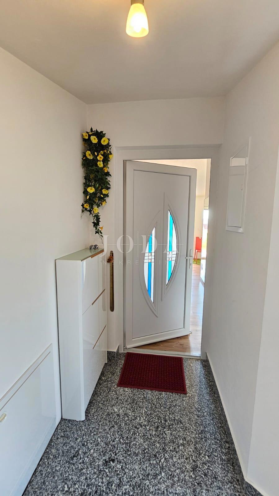 Appartamento con tre camere da letto a Jadranovo con vista mare