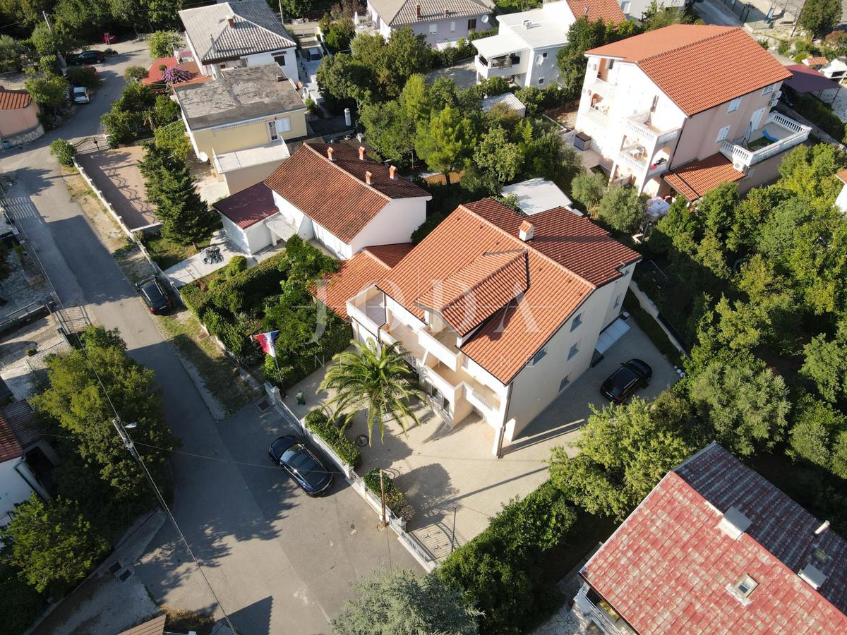 Appartamento con tre camere da letto a Jadranovo con vista mare