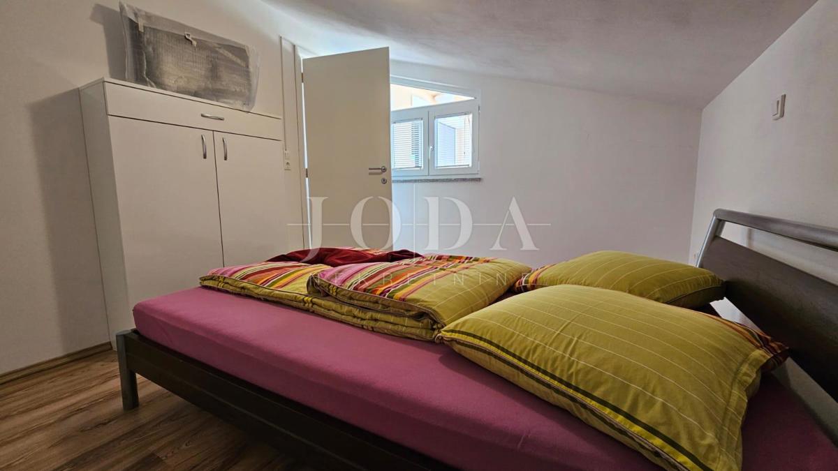 Appartamento con tre camere da letto a Jadranovo con vista mare