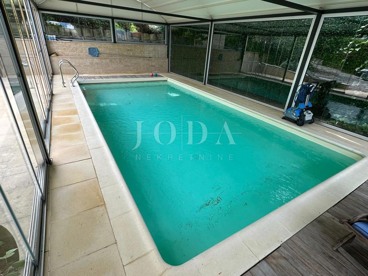 Omišalj, villa vicino al mare