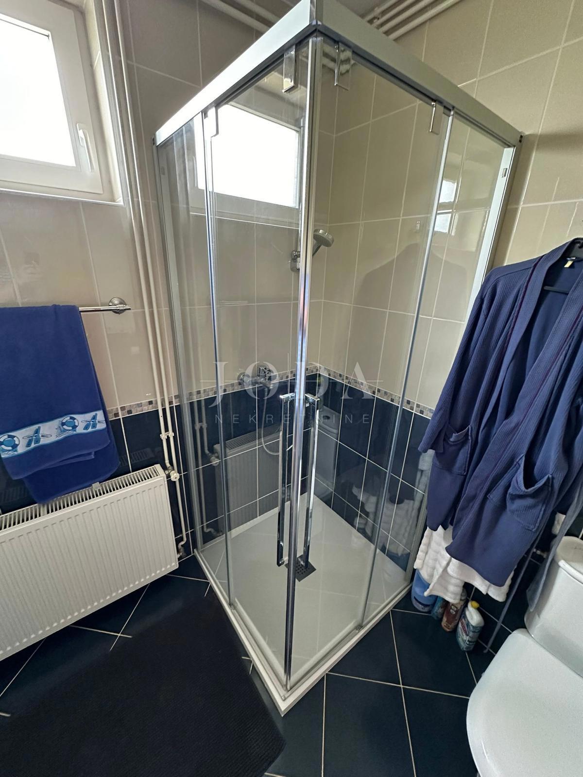 Omišalj, villa vicino al mare