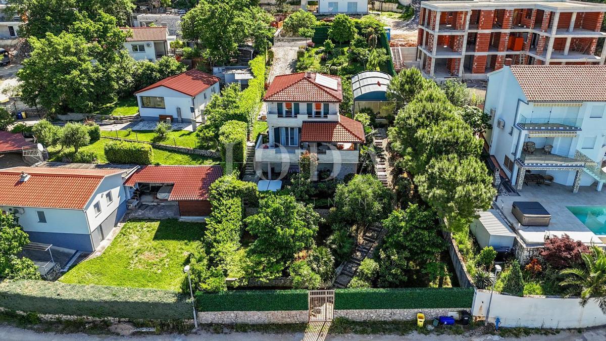 Omišalj, villa vicino al mare