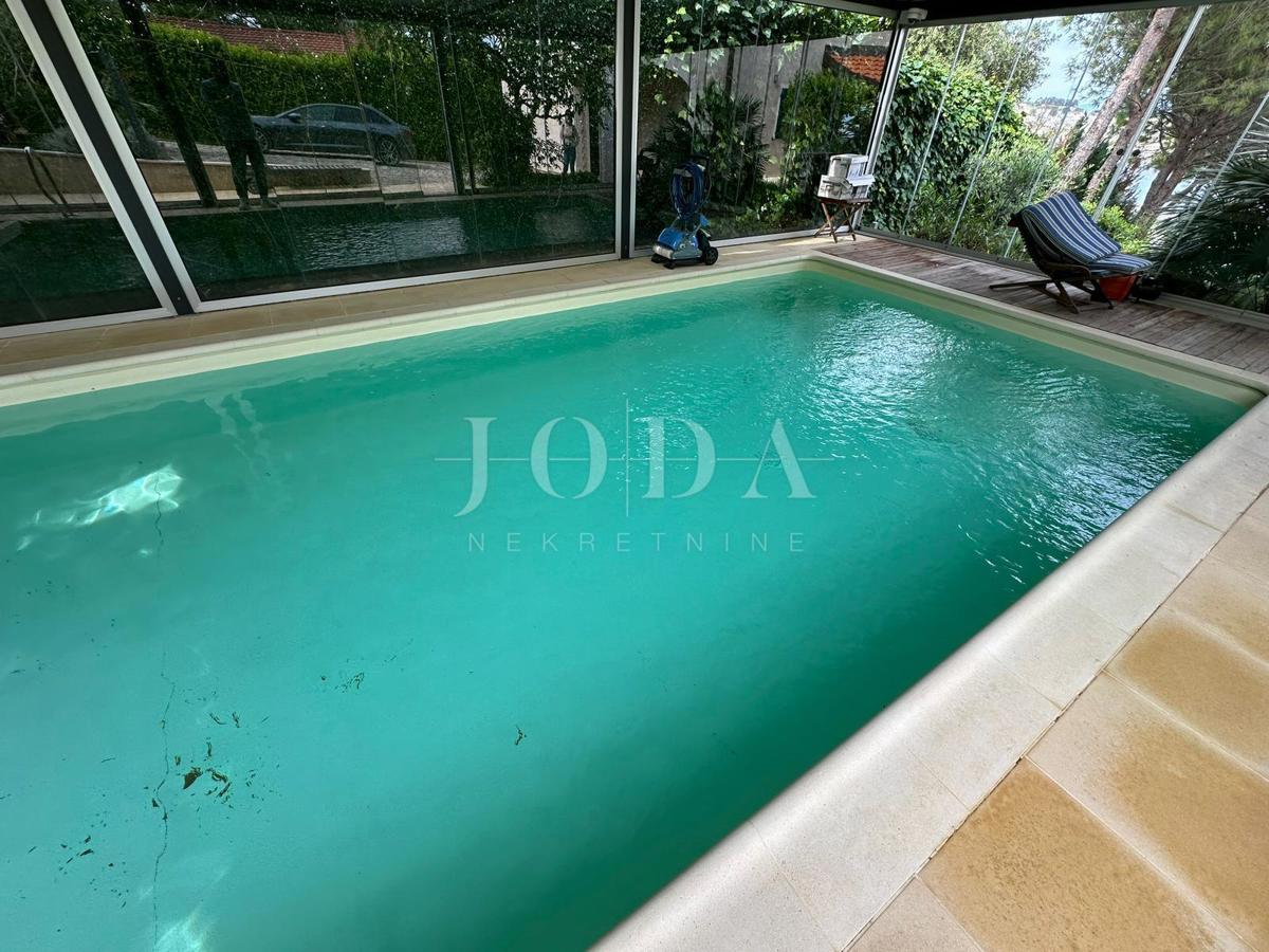 Omišalj, villa vicino al mare