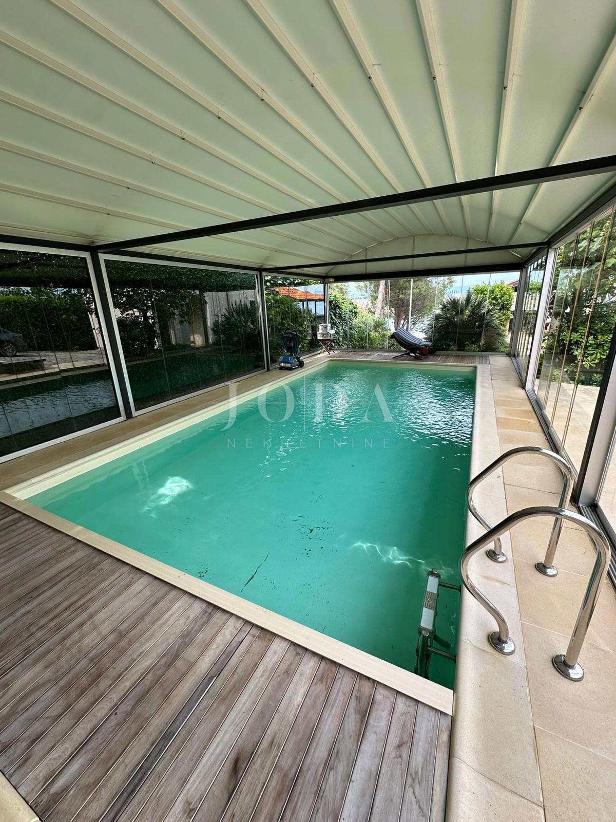 Omišalj, villa vicino al mare